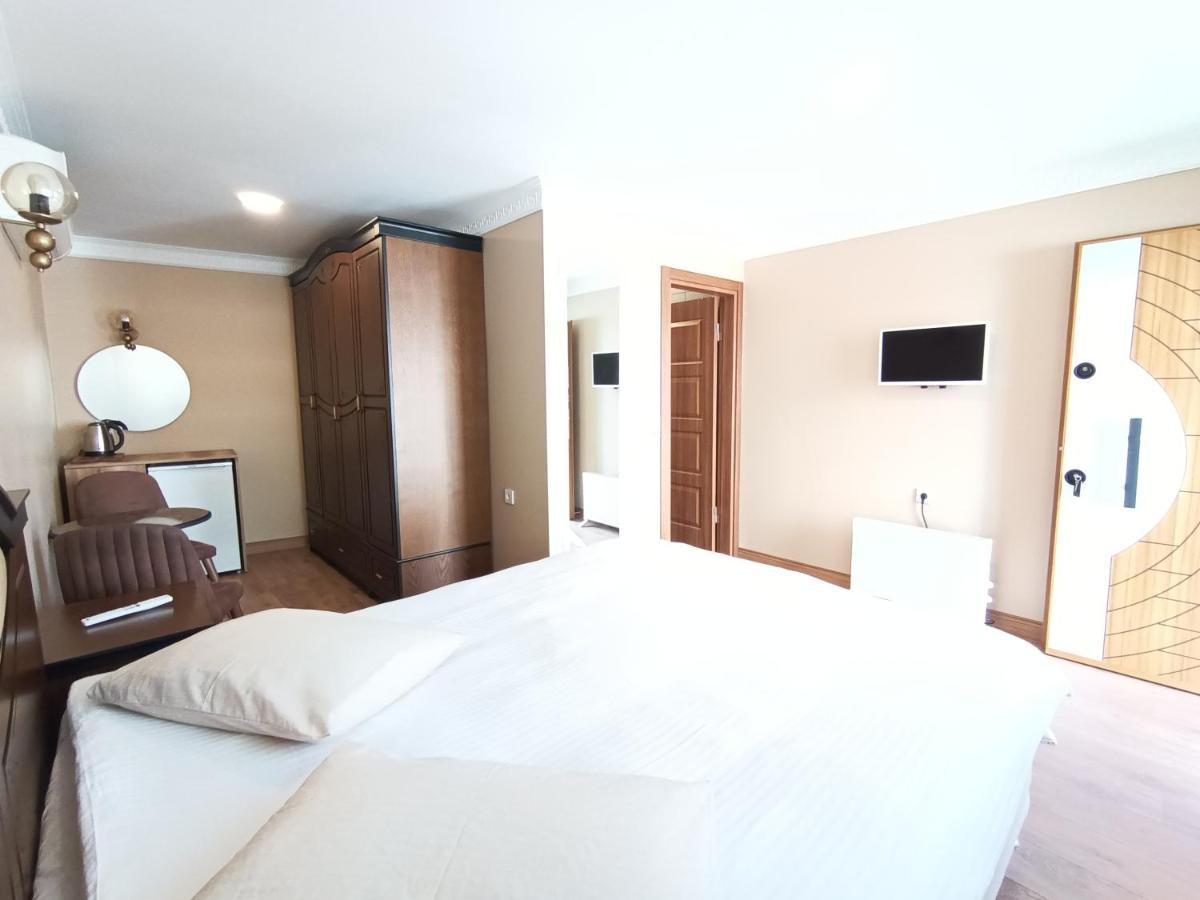 Lebon Little Palace Blue Hotel